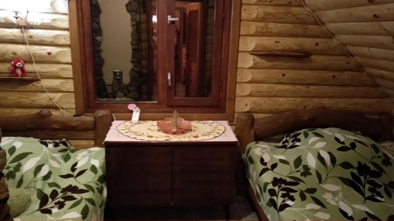 Villa У Медовому Раю Rostoka  Exterior foto
